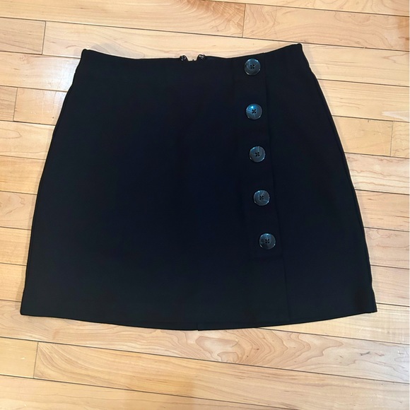 Gap Ponte Side Button Mini Skirt - Picture 2 of 3